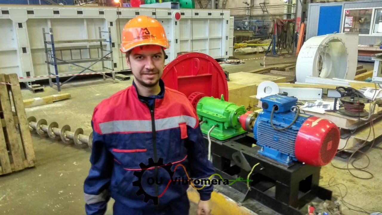 Rodete de ventilador centrífugo siendo equilibrado en condiciones de campo